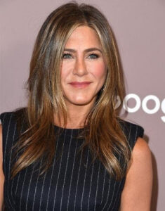 Jennifer Aniston in gorgeous face-framing layers cut