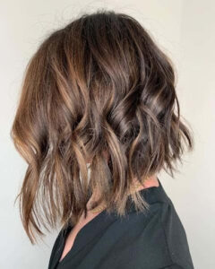 Wavy long bob with balayage