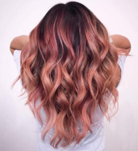 A rose gold balayage hair to spice up your look