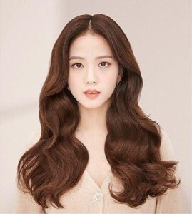 A stunning milk tea brown hair color in Jisoo of Black Pink