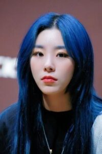 Classic blue mid-length hair