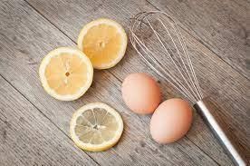 Eggs and slices of lemon