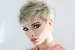 9 Trendy Hairstyles for Diamond Face Shape in 2023 5